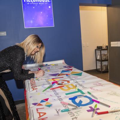 Cleveland: Lena signing the banner